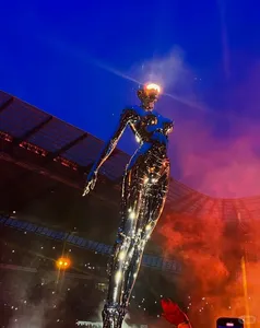 Skulptur für Moderne Technologie – Kunstobjekt für Ausstellungsräume und Wohnzimmer - Product Image 3