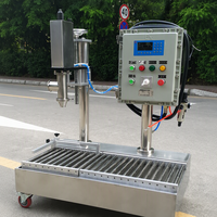 Machines de remplissage industrielles pour gallons, seaux et peintures |   Lignes d'emballage personnalisées pour la colle et les revêtements avec systèmes de convoyage intégrés