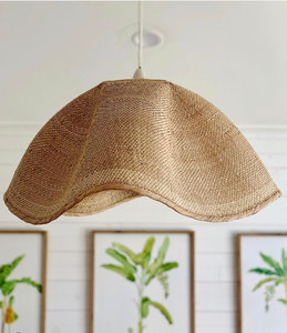 Lampe suspendue en rotin tressé artisanal, style côtier, lustre en rotin, luminaire fabriqué au Vietnam - Product Image 1