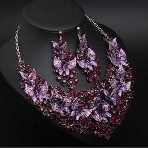 Conjunto de Joyería Vintage con Mariposas de Esmalte Morado y Cristales de Imitación Transparentes Color Borgoña - Product Image 6