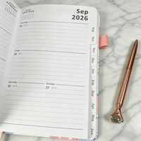 Agendas de bureau et scolaires personnalisés A5 en cuir PU à couverture rigide 2026 2027 – Organiseur quotidien et mensuel avec porte-stylo et pochette intégrée