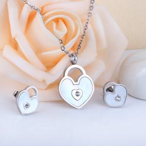 ชุดเครื่องประดับสำหรับผู้หญิง สร้อยคอจี้รูปหัวใจเปลือกหอยสแตนเลสคุณภาพสูง พร้อมต่างหูแบบติด - Product Image 6
