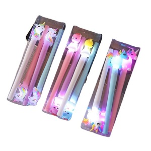 Pena Gel Kartun 4 Buah/Set Alat Tulis Sekolah Siswa Kawai Kepala Silika Bercahaya Berbentuk Kuda Unicorn Beruang dengan Lampu LED - Product Image 3