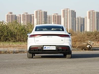 Nouveau BYD Qin L DM-i 2026, autonomie de 128 km en mode électrique, 2148 km d'autonomie totale, empattement de 2790 mm, Euro VI, conduite à gauche 	 Nouvelle berline hybride électrique chinoise