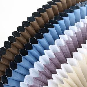 Tende a Nido d'Ape Motorizzate Moderne con Batteria Opzionale, Tende Oscuranti Senza Fili in Tessuto Completamente Oscurante per Lucernari - Product Image 2