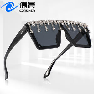 Lunettes de soleil Conchen avec strass, unisexes, monture carrée, UV400, matériau PC, lunettes de soleil tendance - Product Image 2