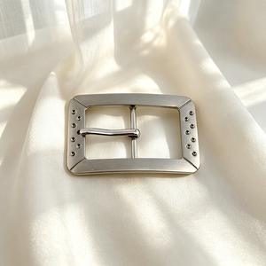 Hebilla de Cinturón con Anillo en D y Logotipo Personalizado, Hebilla de Aleación Grabada para Cinturones de Cuero de Marca para Mujer - Product Image 3