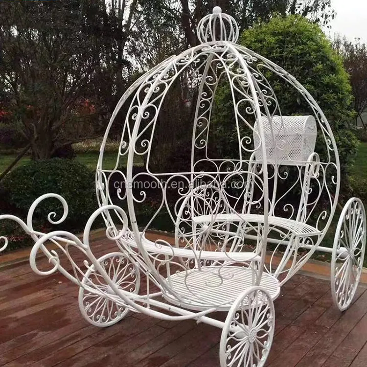 Conception Mobile blanc de fer en métal de mariage de cendrillon citrouille chariot