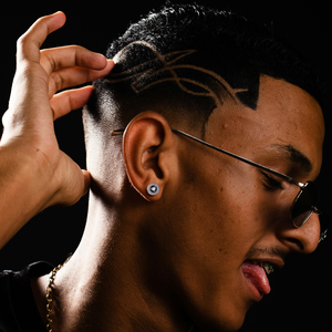 Boucles d'oreilles clous pour hommes, motif Œil tout-voyant et Croix Ankh, en argent 925, émail noir avec bordure pavée de zircone cubique transparente, plaqué or 14 carats, bijoux Hip Hop - Product Image 3
