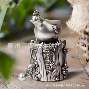 Figurine de coq argenté sur souche d'arbre, poulet créatif, décoration de bureau, cadeau unisexe, 12 ans et plus, résines synthétiques QH-250130 - Product Image 2