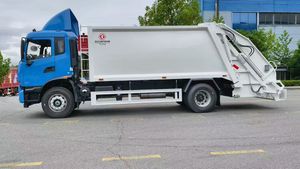 משאית דחיסת אשפה 15CBM עם יחס דחיסה גבוה, משאית סניטציה לניקיון עירוני - Product Image 3