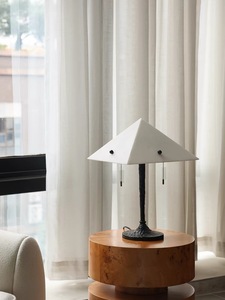 Lámpara <span class=keywords><strong>de</strong></span> Mesa con Base <span class=keywords><strong>de</strong></span> Hierro Forjado a Mano, Pantalla <span class=keywords><strong>de</strong></span> Mármol Natural, Cadena <span class=keywords><strong>de</strong></span> Tracción, Decoración Retro, Lámpara <span class=keywords><strong>de</strong></span> Escritorio para Villa, Hotel, Iluminación Decorativa - Product Image 1