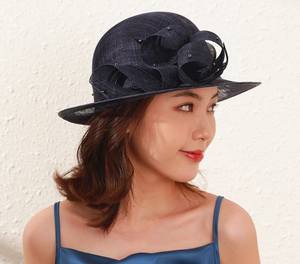 Nouveau style de chapeaux de fête faits à la main en gros pour femmes, chapeau d'église en sinamay pour femme avec plume pour mariage - Product Image 2