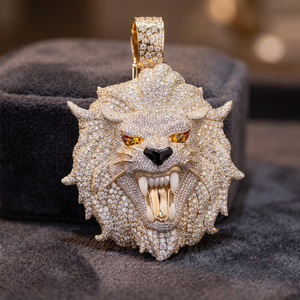 Colgante de Moissanita Redonda Brillante con Cabeza de León Estilo Hiphop Iced Out, Amuleto Temático de Lujo para Hombre - Product Image 1