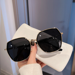 Lunettes de soleil pour femmes, rectangulaires, monture intégrale, polarisées, UV400, protection solaire tendance, adulte 2025 - Product Image 2