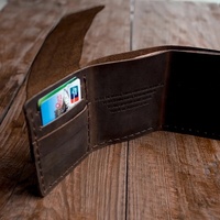 Dompet Pendek Lipat Tiga Kulit Asli Crazy Horse Buatan Tangan Tanpa Merek dari Pabrik Dompet Guangzhou untuk Pria