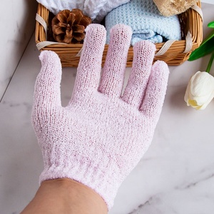 Gloway OEM Hot Selling Effen Kleur Vijf Vingers Nylon Handschoen Roze Exfoliërende Lichaamsbadhandschoenen Scrubhandschoenen voor het Verwijderen van Dode Huid - Product Image 6