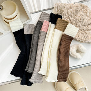 2025 jambières en coton Offres Spéciales pour femmes 1 paire de jambières en laine tricotée noir blanc - Product Image 2