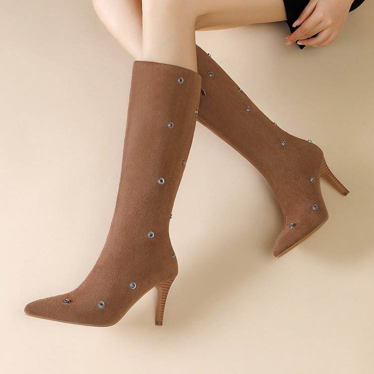 สีน้ำตาล