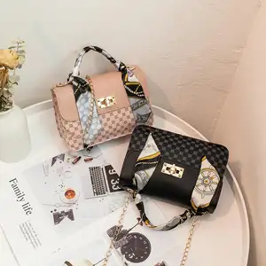 미니 체인 메신저 디자이너 핸드백 에 인쇄 된 작은 사각형 가방 유명 브랜드 새로운 여성용 고급 PU 패션 가방 PVC
