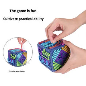 Planche d'activités sensorielles en silicone anti-stress, cube de puzzle 3D DIY, jouet unisexe à partir de 14 ans, best-seller - Product Image 4