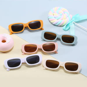 أحدث صيحات نظارات شمسية فاخرة موديل 2024 للفتيات والفتيان بإطارات مربعة الشكل وتصميمات كلاسيكية للبيع بالجملة - Product Image 3