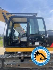 รถขุดตีนตะขาบ CAT 320D มือสอง สภาพดี ขนาด 25 ตัน ระบบไฮดรอลิก ความจุบุ้งกี๋ 1.2 เมตร มีสินค้าในสต็อก - Product Image 2