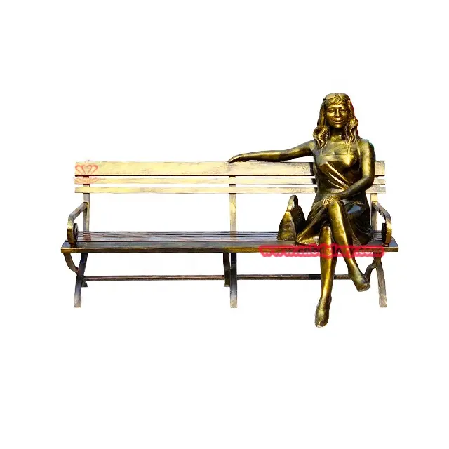 เครื่องประดับสวนโลหะที่กำหนดเองรูปบรอนซ์หญิงนั่งอยู่บนเก้าอี้รูปปั้นประติมากรรม