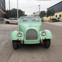 Voiture électrique rétro personnalisée vert clair, classique, avec batterie au lithium, propulsion arrière, homologuée pour la route, véhicule de tourisme vintage pour mariage