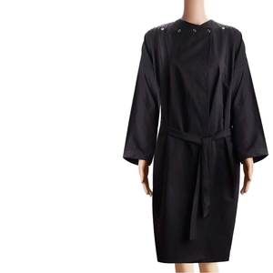 Blouse de Salon Personnalisée Tendance – Veste Professionnelle pour Coiffeur, Cape de Coiffure Imperméable en Polyester, Tablier de Barbier Col en V - Product Image 1
