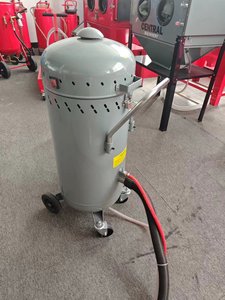 ถังพ่นทรายแบบพกพาชนิดดูด SB28 - Product Image 1