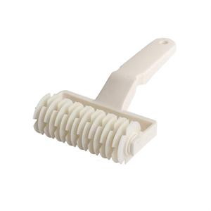 Rouleau perforateur à <span class=keywords><strong>pizza</strong></span> transfrontalier, perforateur à biscuits en plastique, rouleau à aiguilles, aiguille à poinçonner, couteau à mailles pour pain, outil de pâtisserie - Product Image 5