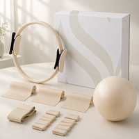 Kit d'accessoires de yoga et de Pilates MR : Ballon de yoga, anneau de Pilates, bande de résistance beige pour l'entraînement et la gym