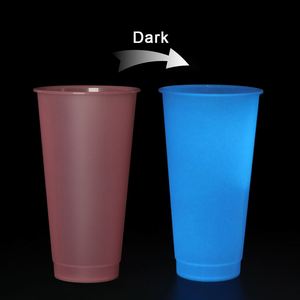 Gobelet lumineux 24oz à changement de couleur avec paille, réutilisable, sans BPA, pour boissons froides, bouteille d'eau, idéal pour les fêtes - Product Image 3
