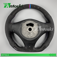 Volant personnalisé en fibre de carbone avec poignées en microfibre pour BMW E82 E88 E90 E91 E92 330i 335i 135i 128i M3 320d 2026-2013