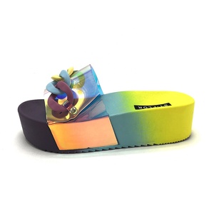 Fantasia di Colore Olografico Slides Donne Gradiente Colorato Tacco Alto Pistoni di Estate Sandali Delle Signore con la Catena - Product Image 5