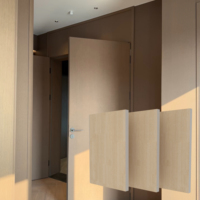 Panneau mural SPC gris clair doux, moderne et minimaliste, étanche, écologique, à emboîtement pour la maison, le salon, la chambre, imitation bois et marbre