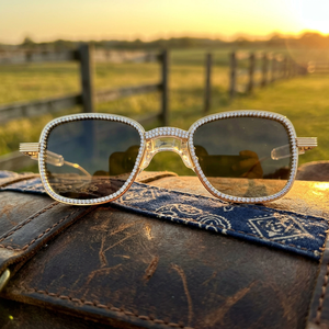 Lunettes de soleil rectangulaires luxueuses à monture dorée avec embellissements en cristal, protection UV400, unisexe, protection solaire pour adultes - Product Image 2