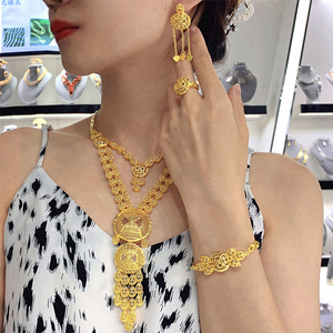 Parure de bijoux plaqué or 24 carats de Dubaï, 4 pièces, pour mariée africaine, collier, bracelet, boucles d'oreilles, bague, bijoux de mariage pour femmes saoudiennes, vente en gros - Product Image 4