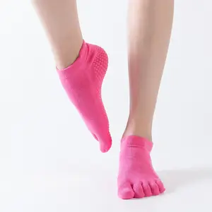 महिलाओं विरोधी पिलेट्स गैर पर्ची पांच उंगली योग मोजे आधा विरोधी पर्ची 5 पैर की अंगुली टखने विरोधी पर्ची पकड़ Toeless पैर की अंगुली मोजे