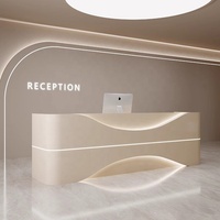 Bureau de réception moderne en bois minimaliste de luxe pour salon de beauté, spa, boutique, hôtel, gymnase, école, hôpital et centre commercial