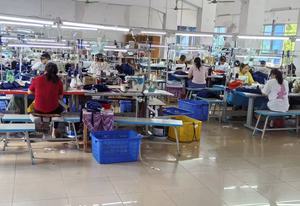 เสื้อฟุตบอลผู้ชายสำหรับผู้ใหญ่ แขนสั้น แห้งเร็ว ผ้าโพลีเอสเตอร์ 100% ปรับแต่งได้ พร้อมพิมพ์ลายดิจิทัล - Product Image 5