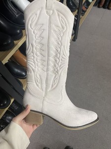 Sepatu bot kulit wanita, Kasut bot Barat hak persegi ukuran besar dicetak senior - Product Image 2