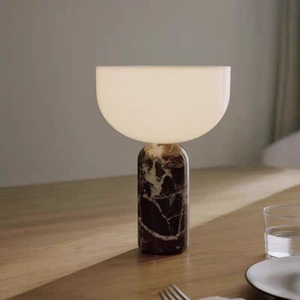 Lampe de <span class=keywords><strong>table</strong></span> Kizu du Danemark, d'<span class=keywords><strong>occasion</strong></span>, pour chevet, chambre à coucher, <span class=keywords><strong>salon</strong></span>, bureau, lumière française, luxe haut de gamme, <span class=keywords><strong>marbre</strong></span> tactile - Product Image 2