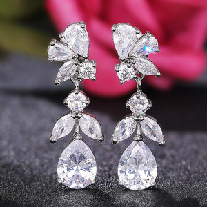 Boucles d'oreilles en or blanc avec diamants taille poire, couleur D naturelle, certifiées GIA, bijoux de luxe pour mariage, pour femme - Product Image 4