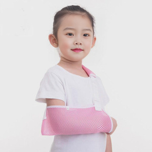 Attelle de <span class=keywords><strong>bras</strong></span> respirante en tissu maillé, support de <span class=keywords><strong>bras</strong></span> réglable pour la récupération et l'immobilisation des fractures - Product Image 4