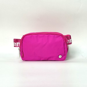 Riñonera deportiva impermeable de nailon de 1 litro con cremallera y correa dorada para viajes, running y fitness, desde almacén de EE. UU. - Product Image 6