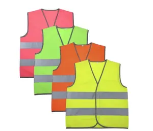 Should kids wear safety vests for road safety on their way to school as in Europe