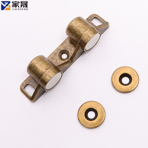 Loquet magnétique en alliage de zinc Jiasheng, grand triangle nickelé, pour armoire, placard, tiroir de cuisine - Product Image 3
