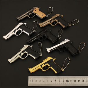 Portachiavi a Forma di Pistola 7,5cm, Modello Beretta in Lega di Zinco, Regalo per Ragazzi, Decorazione da Collezione - Product Image 1